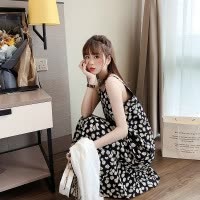 夏季小雏菊碎花连衣裙仙女显瘦裙子超仙森系法式吊带少女裙