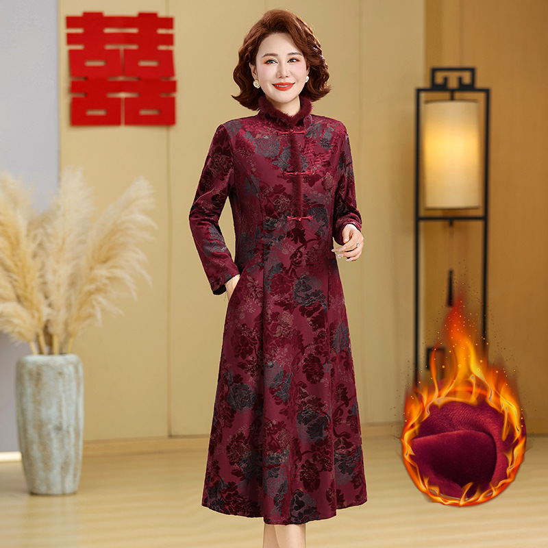 加肥加大码一体绒保暖打底衫女中老年妈妈长款加绒加厚旗袍连衣裙