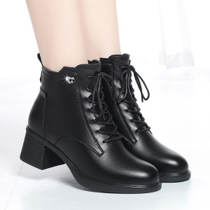 短靴女冬新款马丁靴女粗跟舒适软底加绒妈妈棉鞋中老年女靴子