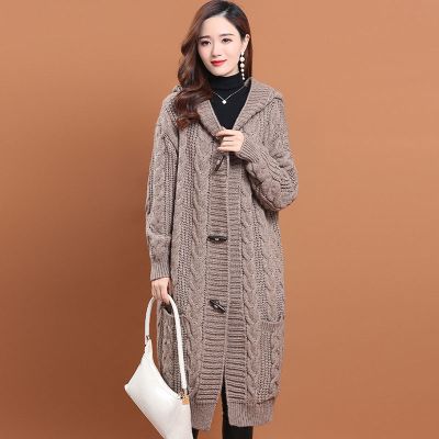 权小威 毛衣女连帽针织开衫外套2021秋冬新款时尚宽松加厚长款粗线