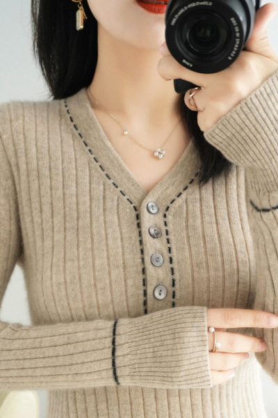 2023年秋冬新款韩版女士V领长袖小香风长袖针织衫女士纯色针织衫