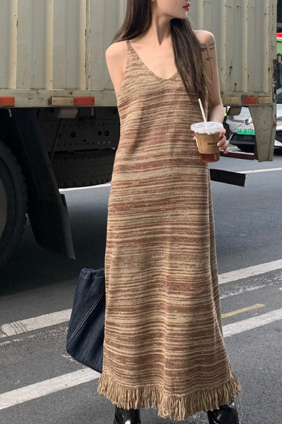 辣妹针织吊带连衣裙女装春秋夏季流苏高级感复古宽松中长款裙INS