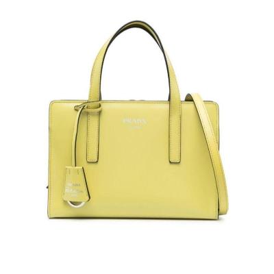 女款小牛皮提手单肩包时尚拉链设计与徽标细节