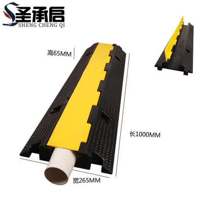 圣承启 道路缓冲带 中一个