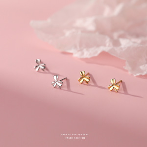 s999银韩版简约时尚三瓣花耳钉女夏季韩系小清新甜美可爱小巧耳饰送女朋友老婆情人节七夕生日礼物