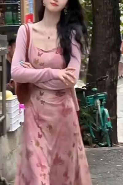 碎花吊带连衣裙女春秋季新款收腰显瘦设计感小个子外搭开衫两件套