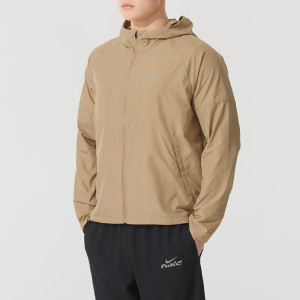 耐克(NIKE)男装新款跑步健身训练运动服户外防风梭织夹克休闲外套IB2242-010 ZP