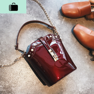 chic水桶包女2020新款时尚漆皮铆钉手提单肩包韩版百搭链条斜挎包NEW LAKE女士单肩包