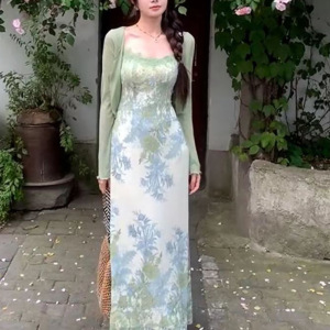 纯欲风蕾丝花边拼接碎花吊带连衣裙女春秋季新款修身收腰包臀裙子