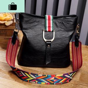 包包2020新款水桶包宽肩带软皮皮女包大容量简约单肩包斜挎大包NEW LAKE 黑色女斜挎包 黑色