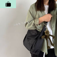 暗黑系尼龙布斜挎包男女大学生上课包日系休闲纯色极简大容量单肩NEW LAKE女斜挎包
