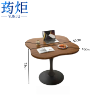 荺炬餐桌