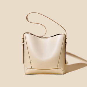 水桶包女包包夏季款女百搭单肩包高级感大容量水桶包时尚简约女包