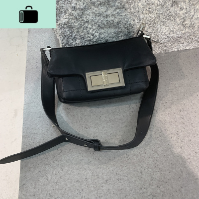 2020复古小黑包港味大方锁软皮女包同款宽肩带斜挎包女菱格中古包NEW LAKE女斜挎包