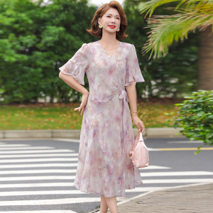 2026年收腰款女装大码休闲中老年短袖雪纺长裙子40-60岁妈妈花裙