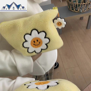 超能装!色太阳花羊羔毛柔软化妆包女拉链手包毛茸可爱收纳包 三维工匠 默认颜色