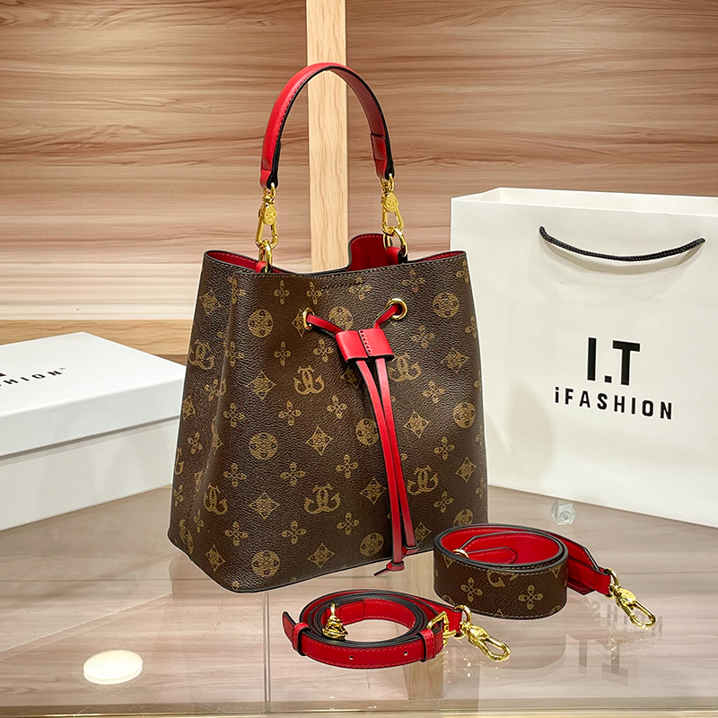 欧美时尚女士包包女2026新款高级感印花女包水桶包单肩斜挎包时尚百搭手提包小包