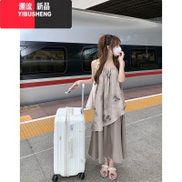 YIBUSHENG茶系扎染吊带连衣裙女装季2024新款法式设计感绑带显瘦气质裙子