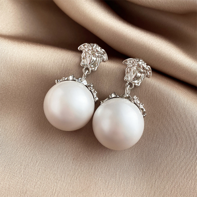 法式简约珍珠款耳钉2025新款高级感时尚百搭耳环小众设计耳饰送女朋友老婆情人节七夕生日礼物