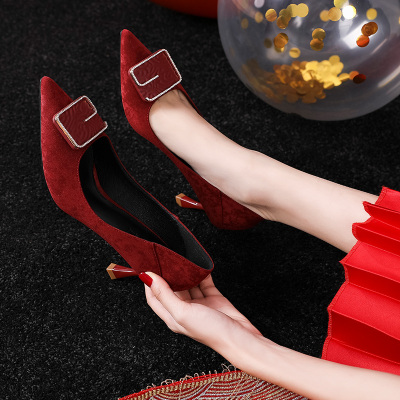 Ideamini婚鞋2021年新款红色高跟鞋女细跟红秀禾中式不累脚日常可穿新娘鞋酒红色尺码齐全拍下备注平时所穿尺码