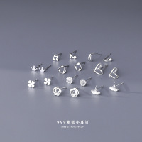 云小舒S999足银耳钉女简约四叶草纯银小耳骨钉养耳洞耳饰代发批发送女朋友老婆情人节七夕生日礼物