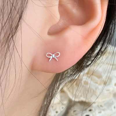 s925纯银极简迷你蝴蝶结小耳钉养耳洞小巧精致耳环女夏天耳饰送女朋友老婆情人节七夕生日礼物