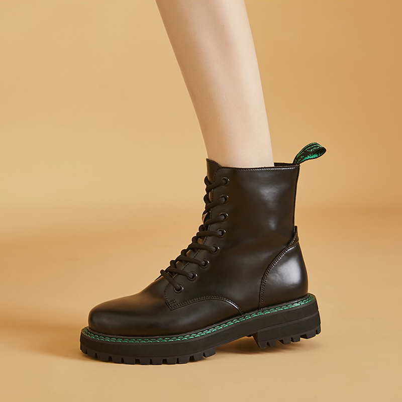 达芙妮米白色短靴女夏季薄款英伦风平底马丁靴女圆头厚底短筒靴子