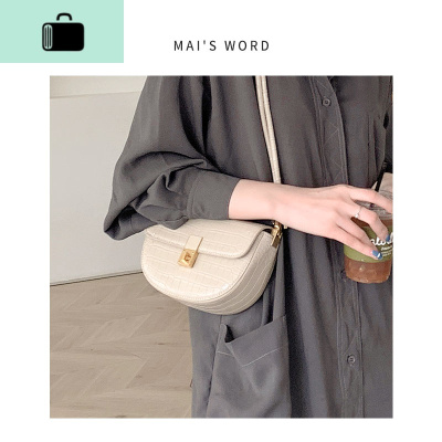 复古单肩斜挎小白色腋下女小众包包法式半圆马鞍包2020新款潮女包NEW LAKE女斜挎包