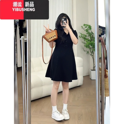 YIBUSHENG宣宣大码气质polo领正肩高级感小黑裙女胖mm拽姐风收腰显瘦连衣裙