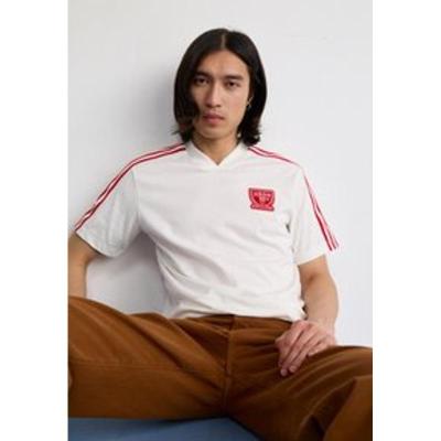 Adidas男士运动T恤舒适平整剪裁短袖休闲印花设计体验