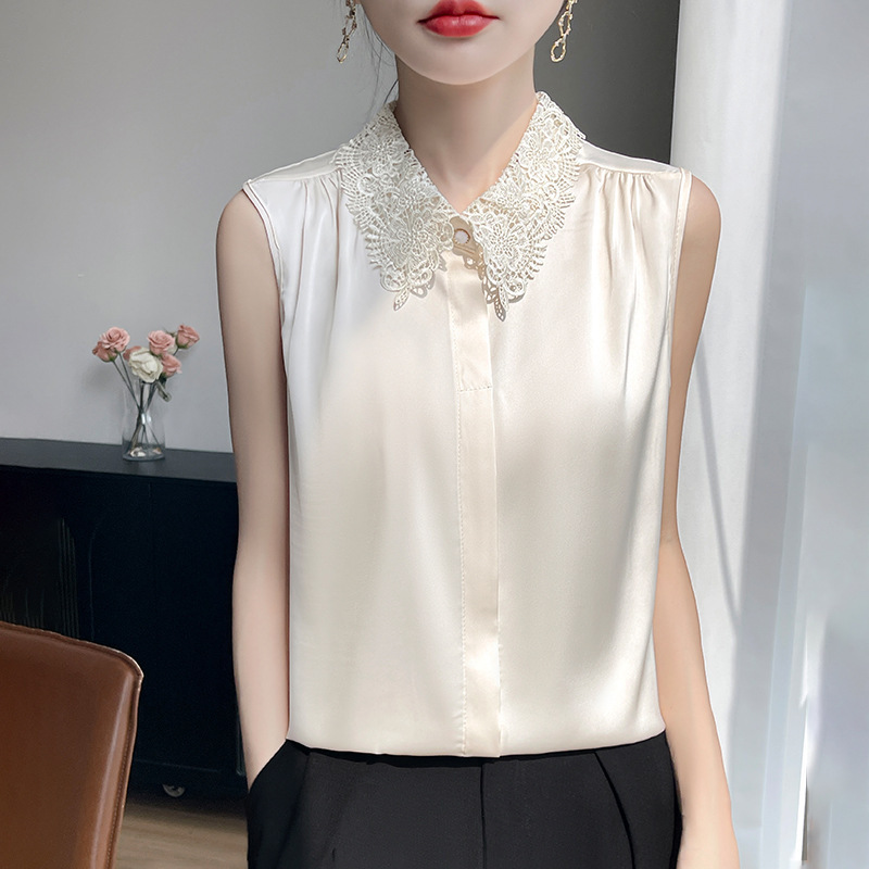 春夏新款舒适轻薄感丝滑缎面女士翻领针织无袖背心蕾丝钩花吊带潮