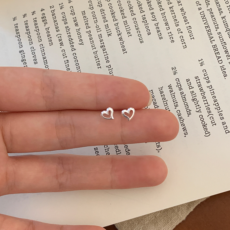 s925纯银镂空爱心耳钉女经典时尚甜美精致闺蜜日常轻奢耳饰送女朋友老婆情人节七夕生日礼物