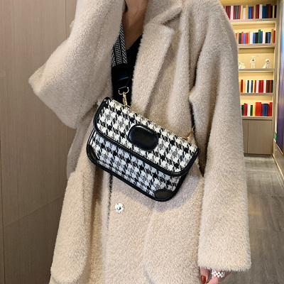 感夏季小包包2020新款潮斜挎包女百搭ins时尚洋气宽肩带胸包
