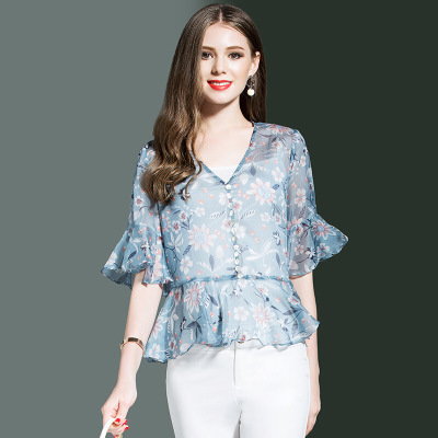新款欧美V领碎花雪纺衫两件套女荷叶边喇叭袖上衣夏蓝色