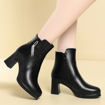 高跟短靴女秋冬皮鞋新款时装靴子防水台粗跟短筒加绒妈妈鞋皮棉鞋