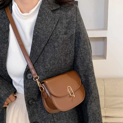 澈旅高级质感洋气小包包女2021秋冬新款简约单肩斜挎包时尚百搭马鞍包