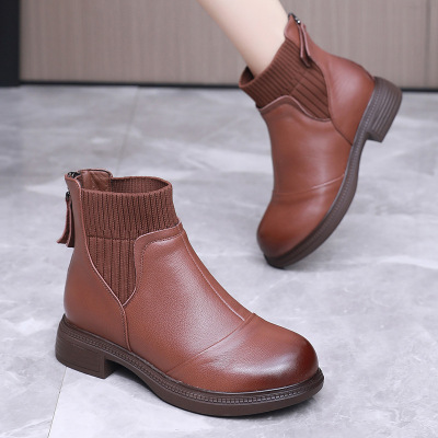 秋冬女鞋真皮短靴女舒适软底马丁靴大码平底圆头针织袜靴