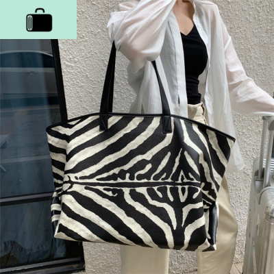 2020新款斑马纹购物袋潮牌包大容量潮港风托特包手提单肩包大包女NEW LAKE女士单肩包