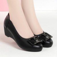 春秋坡跟低帮圆头妈妈鞋休闲黑色女式单鞋大码中年女鞋软皮软底