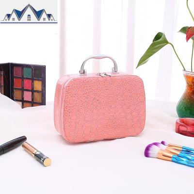 化妆包大容量大号小号便携韩国简约少女心可爱收纳盒袋化妆箱手提 三维工匠收纳包