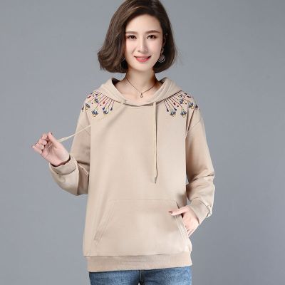 珂卡慕(KEKAMU)女士春天穿的衣服卫衣女宽松韩版春秋薄款连帽短款外套2020春装新款潮妈妈大码上衣卡其色M