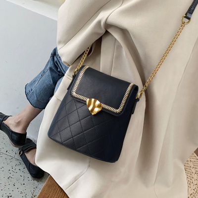 马克华菲单肩包斜挎包手机包水桶链条女包