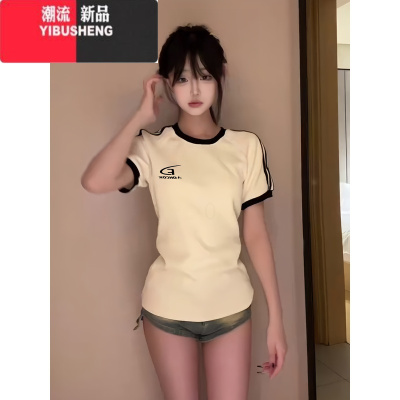 YIBUSHENG美式复古三条杠正肩短袖t恤女设计感小众辣妹别致运动短款上衣