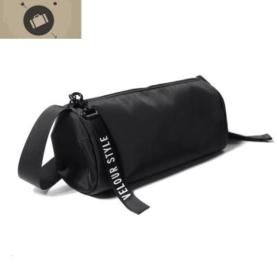 2019新款街头嘻哈简约单肩包斜挎包男小背包潮牌女圆筒ins艾狄伊娃斜挎包男黑色