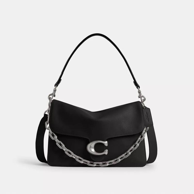 COACH蔻驰经典软皮女包优雅光泽与实用设计结合出街