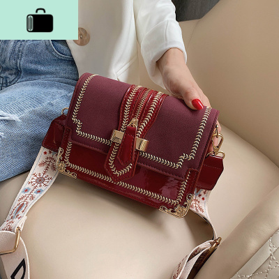 复古漆皮女包包2020新款潮时尚宽带斜挎包女百搭ins网红小方包潮NEW LAKE女斜挎包