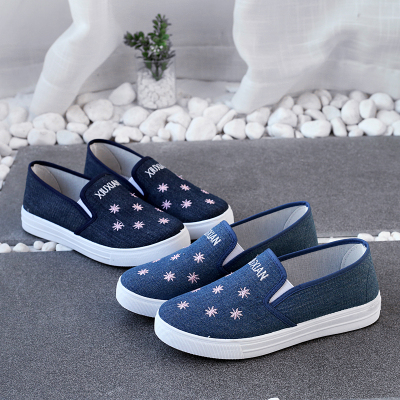 伊努特2021春夏季新款小雏菊帆布鞋老北京布鞋女鞋防滑牛仔布休闲单鞋
