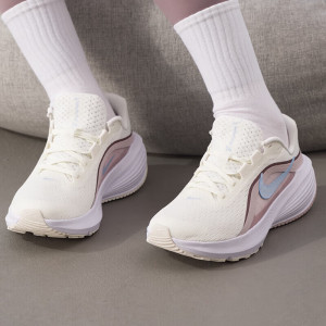 耐克(NIKE)女鞋新款运动鞋Downshifter 14轻便透气缓震轻质跑步鞋IB1899-002 ZP