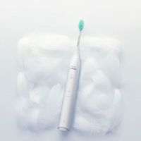 飞利浦 成人声波震动洁牙机身防水可充电电动牙刷 HX2421 白色