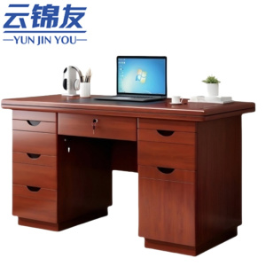 云锦友办公桌